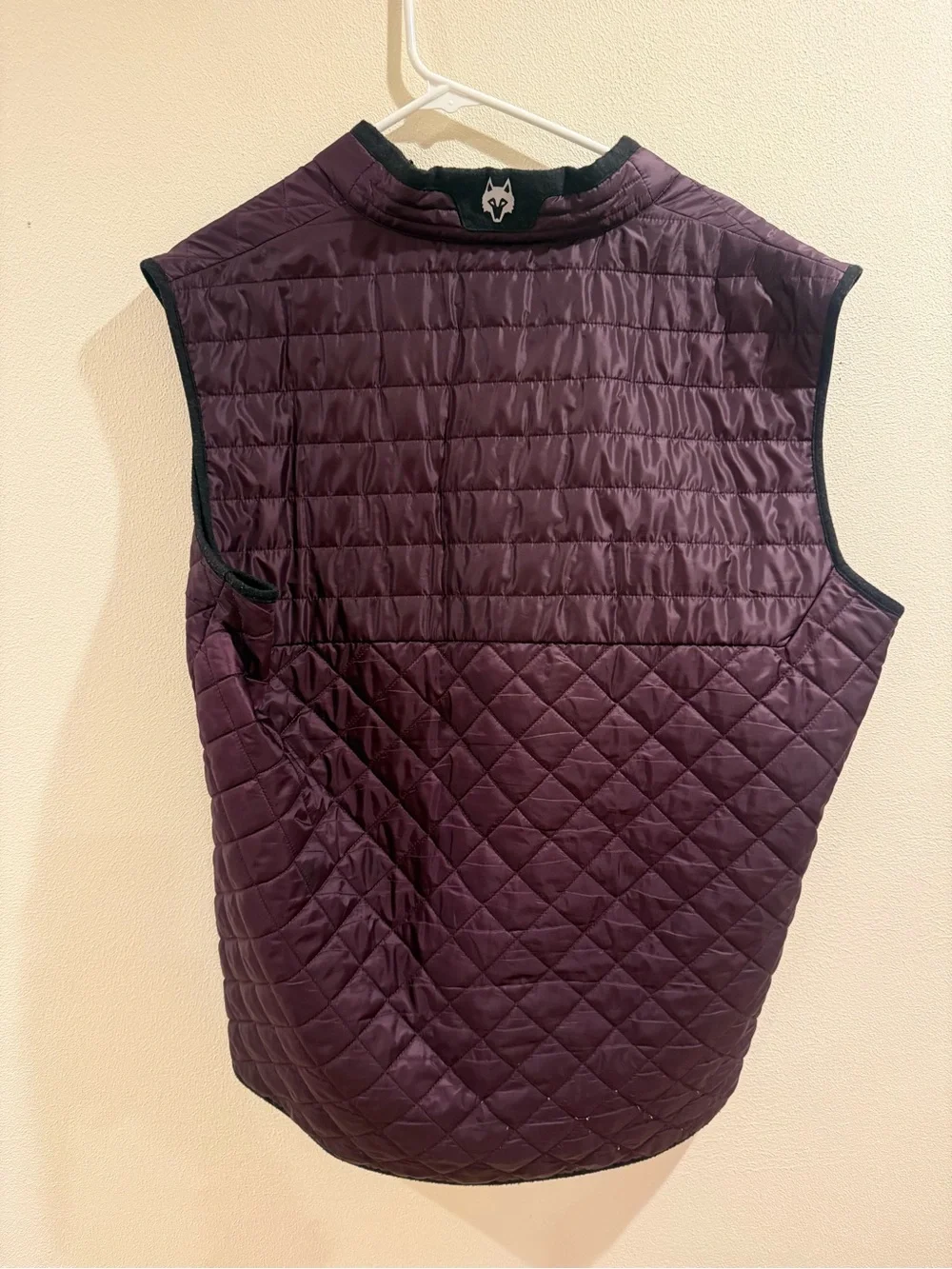 Greyson burgundy diamond-quilted full-zip puffer Vest Large